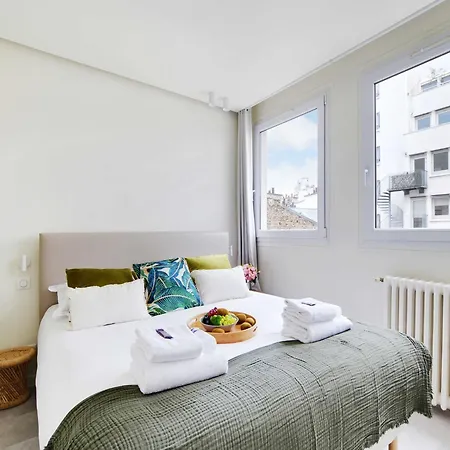 Modern - 2br 6p - Faubourg-du-roule